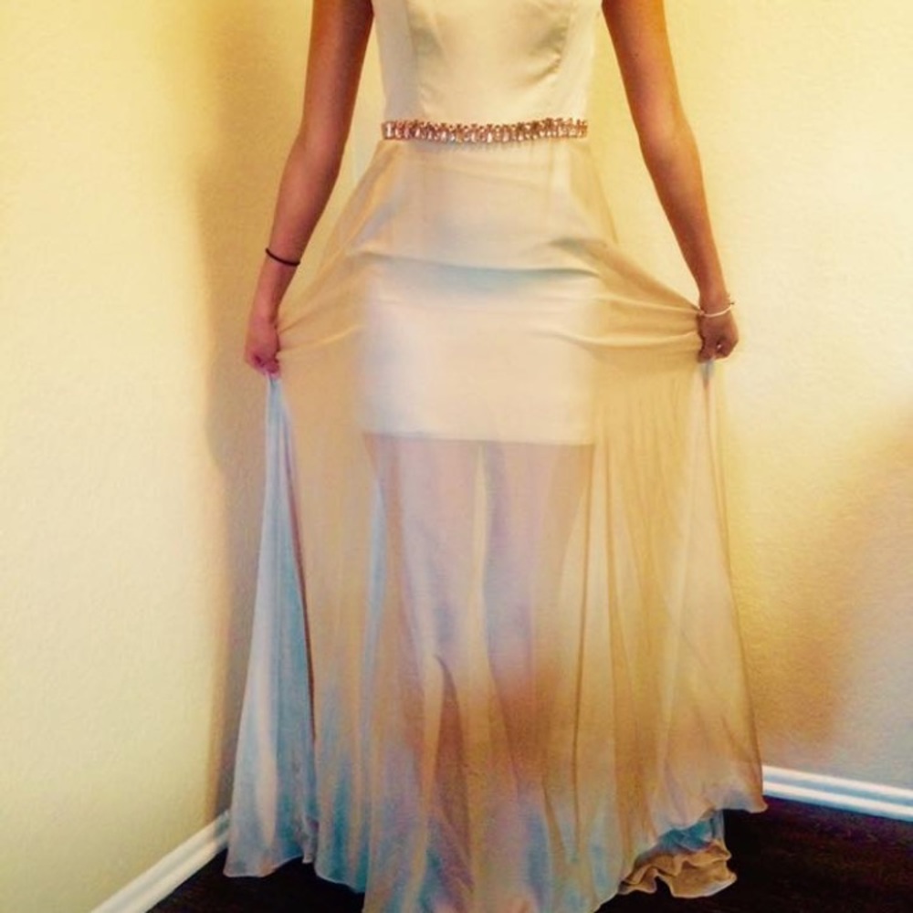 Dress - Picture 7 of 8